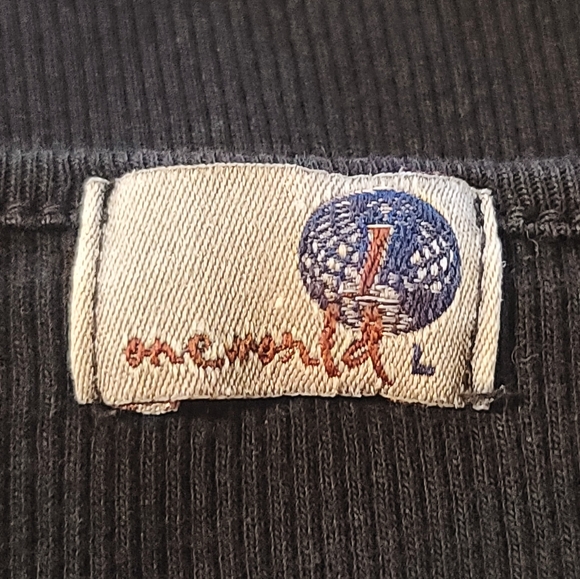 Black Ribbed Top with Bling Size L - Picture 5 of 5